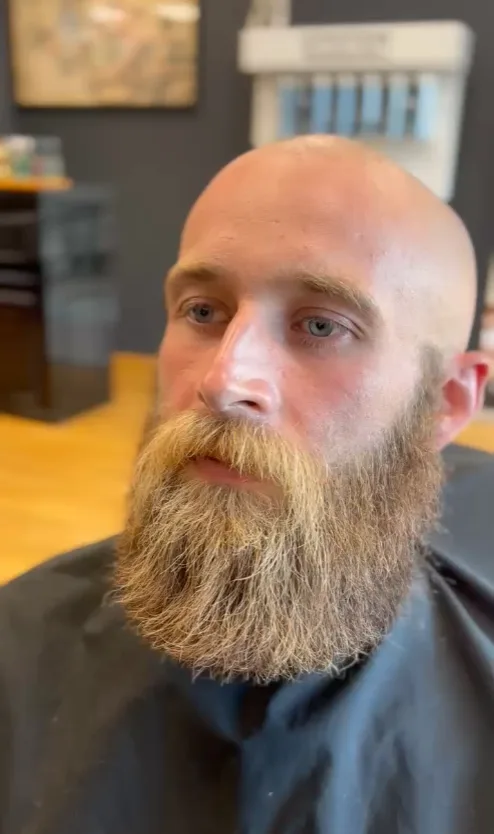 Vorher: Bartstyling Konturen – Onkel Fade Barbershop Graz