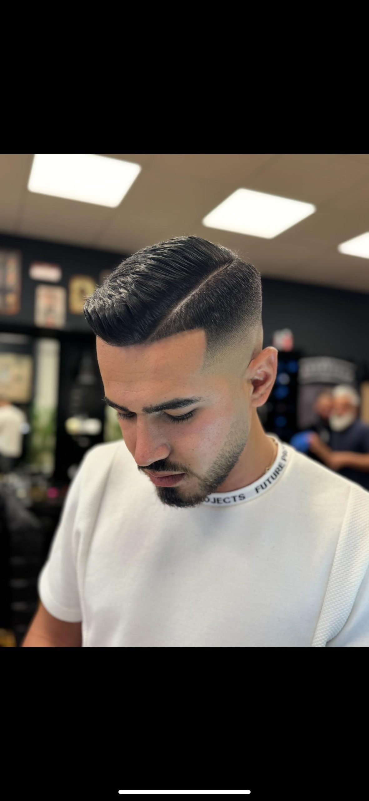 Nachher: Skin Fade mit Hard Part – Onkel Fade Barbershop Graz